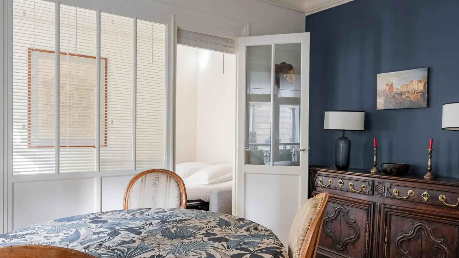 Veeve - Honeybee Soul Apartment Paris France