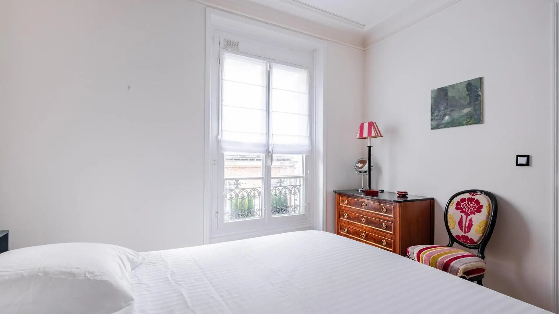 Veeve - Honeybee Soul Apartment Paris France